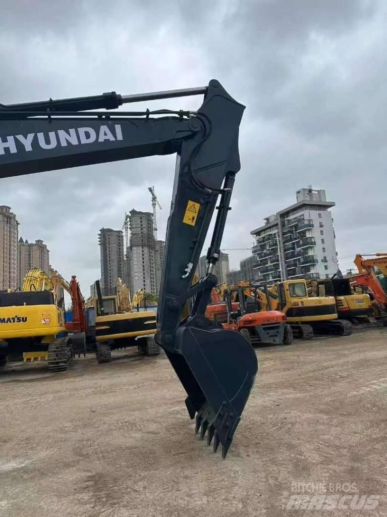 Hyundai 225LC-9T Crawler Excavators