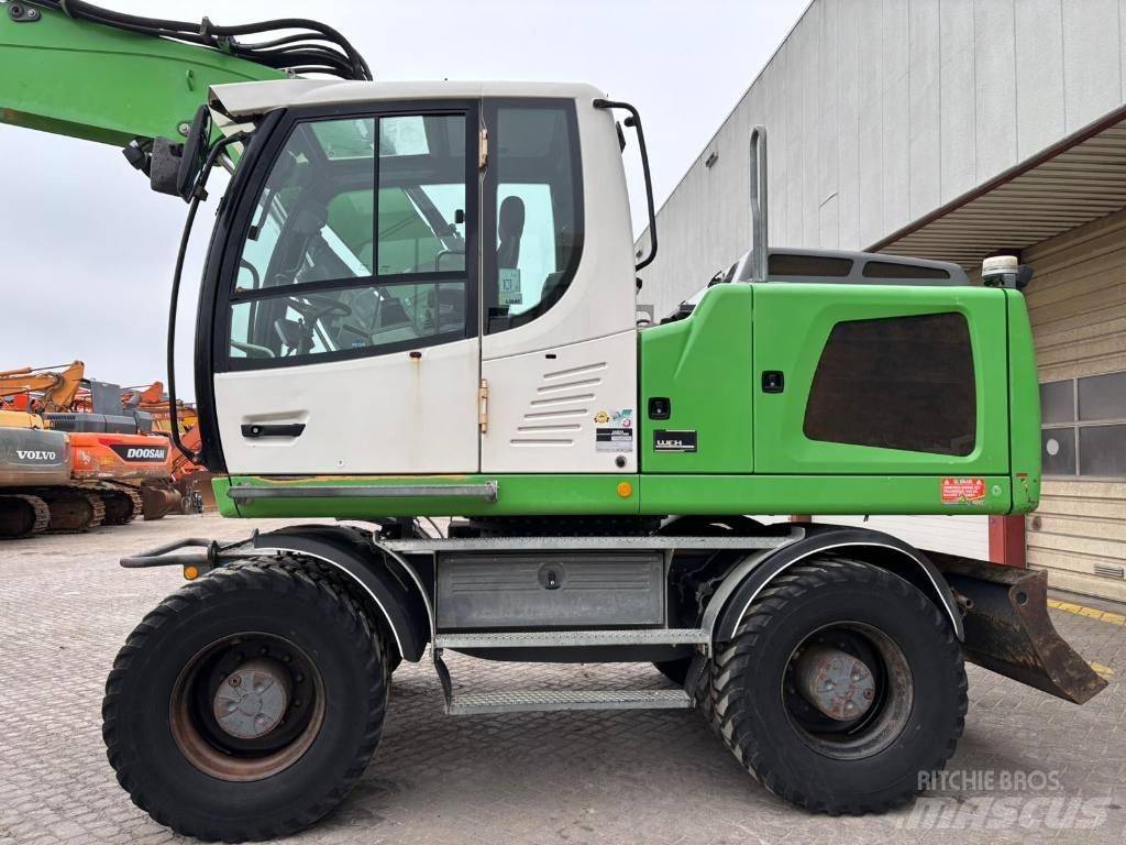 Liebherr A 918 Wheeled Excavators