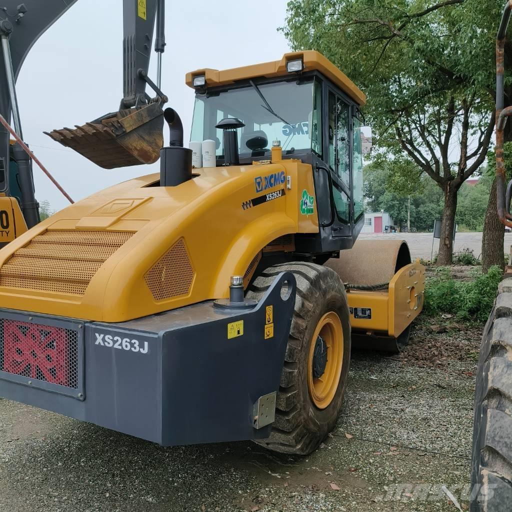 XCMG XS 263 J Single drum rollers