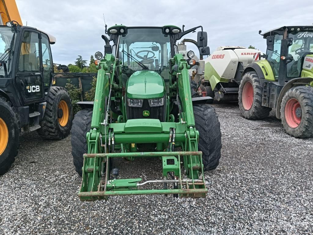 John Deere 5125 R Tractors