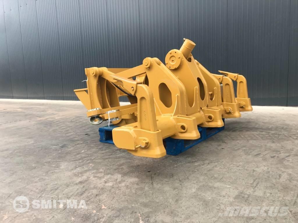 CAT 160M3 Rippers