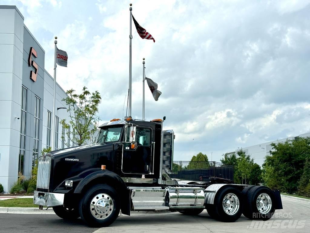 Kenworth T 800 Conventional Trucks / Tractor Trucks
