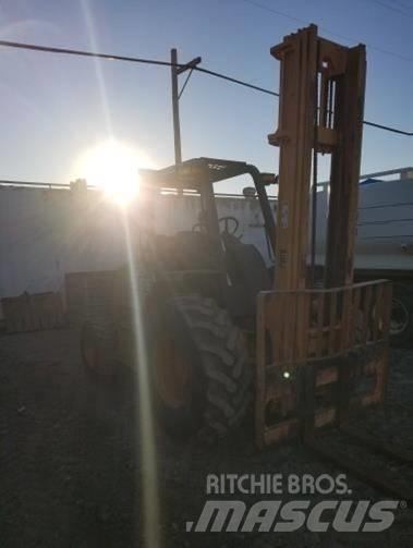 CASE 586H Rough Terrain Trucks