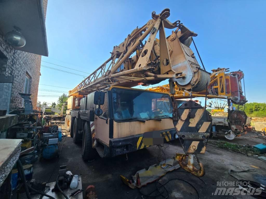 Liebherr LTM 1100-1 Mobile and all terrain cranes