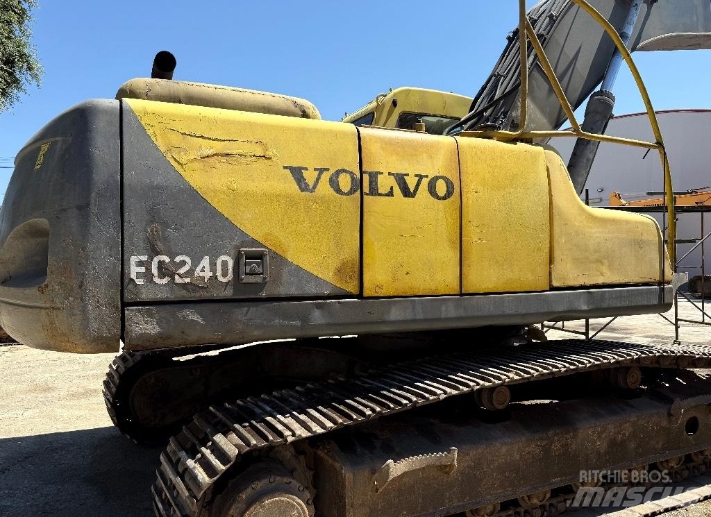 Volvo EC240 Long / High Reach excavators