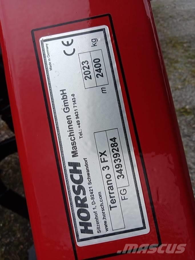 Horsch Terrano 3 FX Cultivators