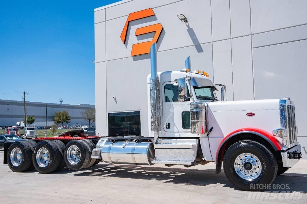 Peterbilt 389 Conventional Trucks / Tractor Trucks