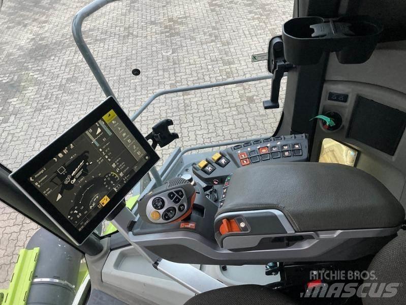 CLAAS TRION 650 Combine Harvesters