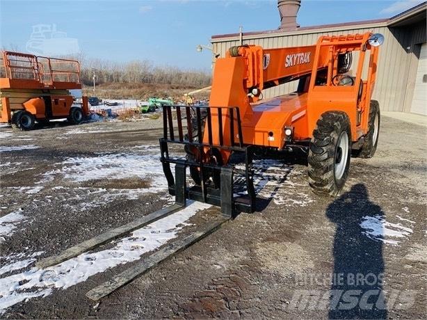 SkyTrak 6042 Telescopic Handlers