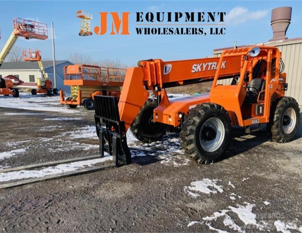 SkyTrak 6042 Telescopic Handlers