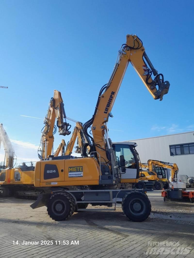 Liebherr A924 Wheeled Excavators