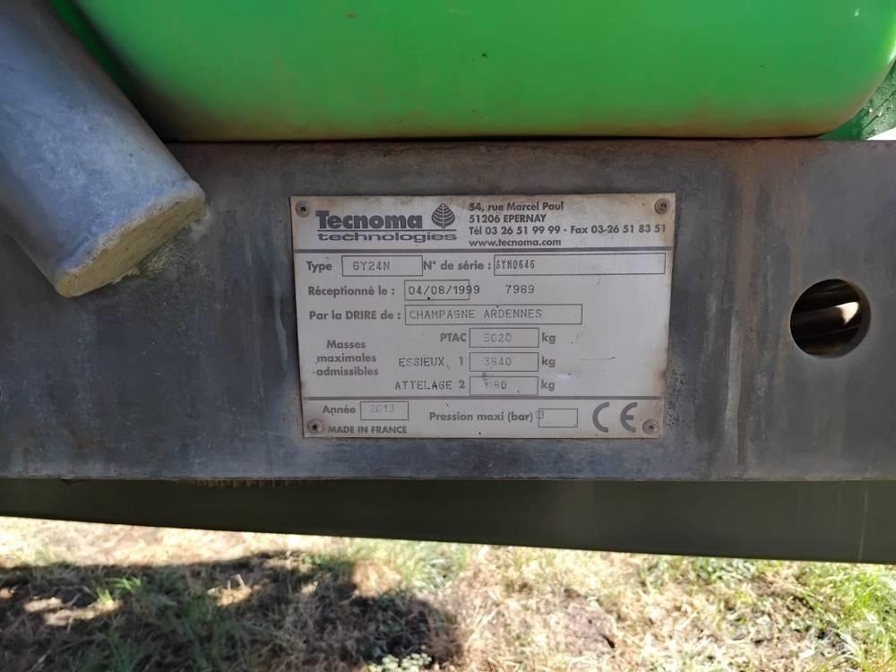 Tecnoma Galaxy Trailed sprayers