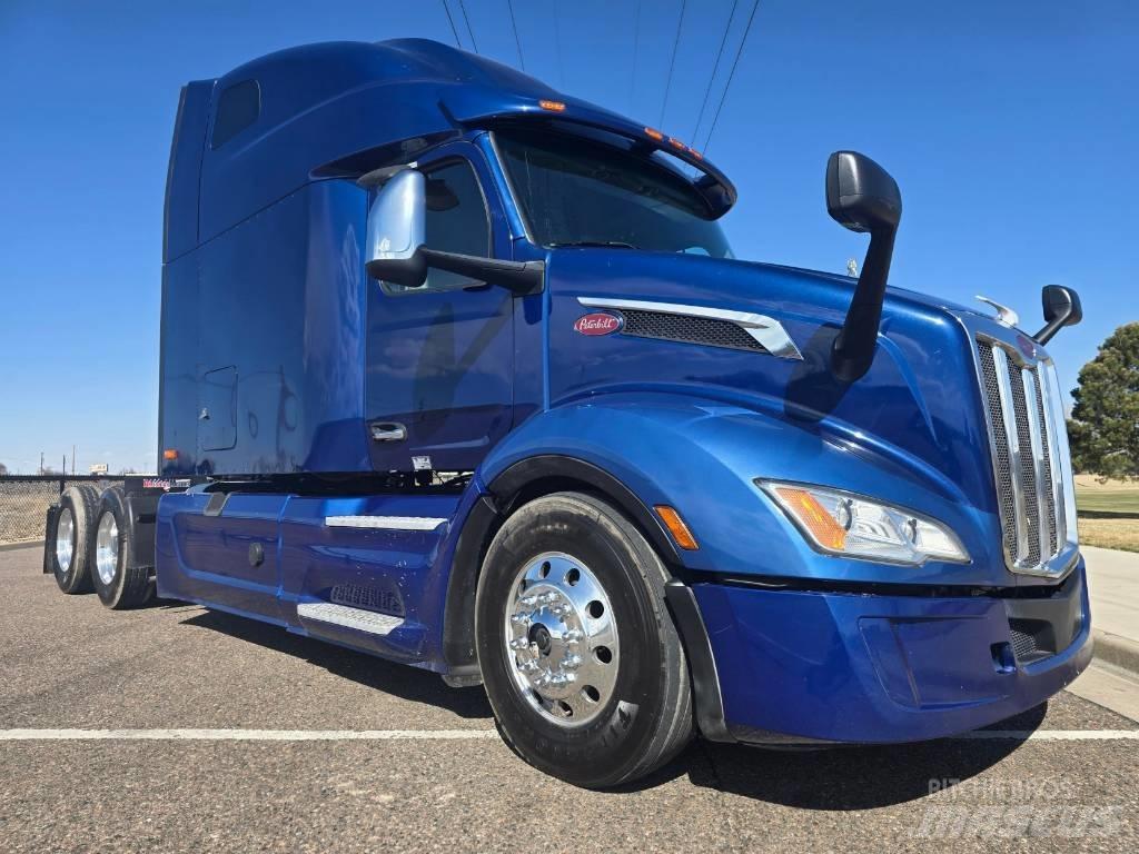 Peterbilt 579 Conventional Trucks / Tractor Trucks