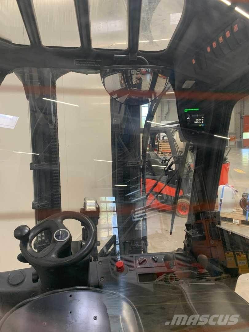 Linde E30 Electric Forklifts