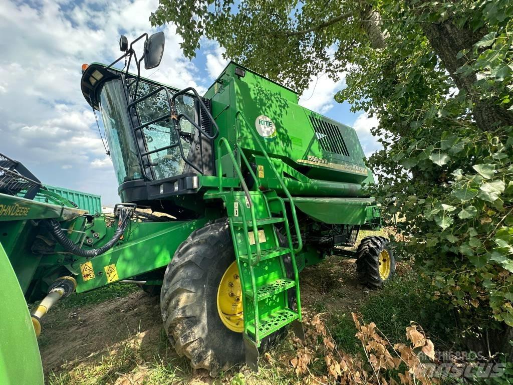 John Deere 1550 CWS Combine Harvesters