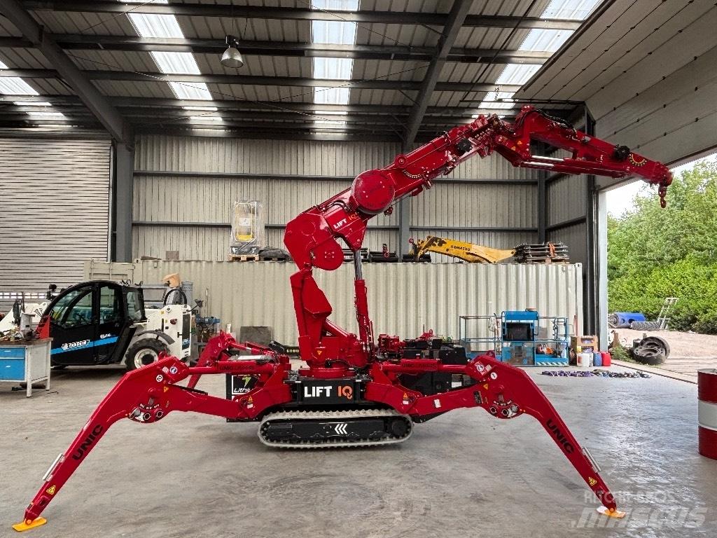 Unic UM 445 Mobile and all terrain cranes