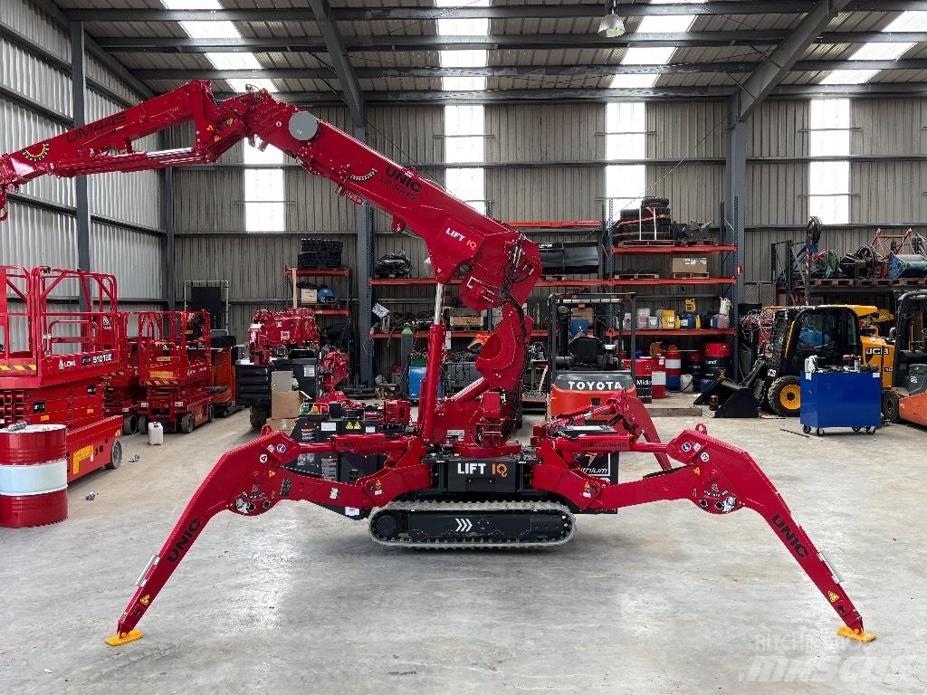 Unic UM 445 Mobile and all terrain cranes
