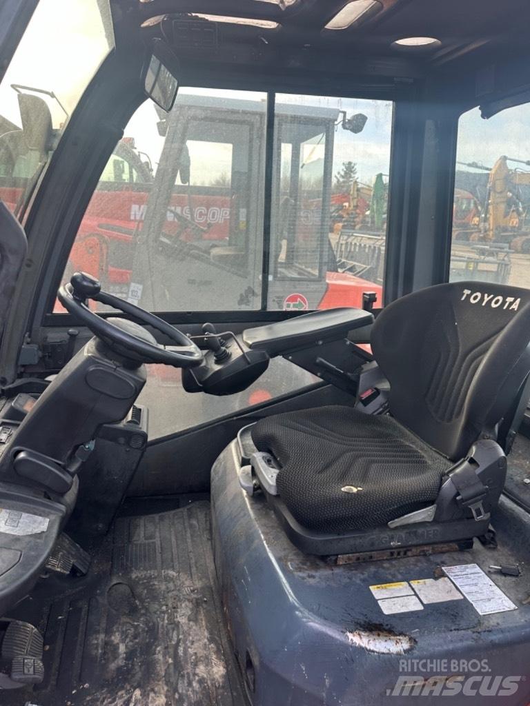 Toyota FD 25 Diesel Forklifts