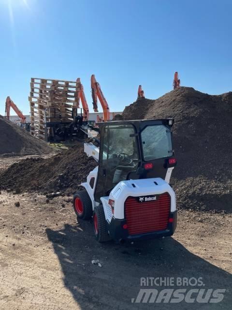 Bobcat L28 Wheel Loaders