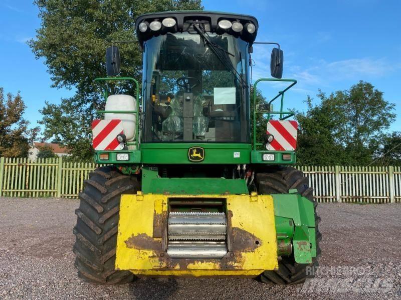 John Deere 7400 Foragers
