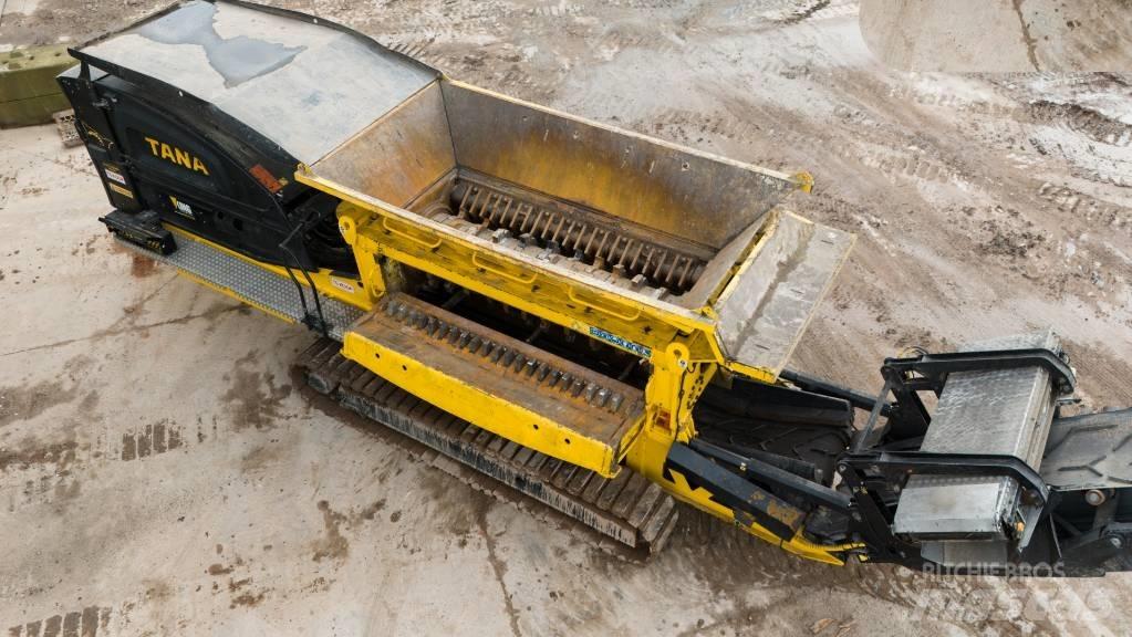 Tana Shark 440DT eco Waste / Recycling & Quarry Attachments