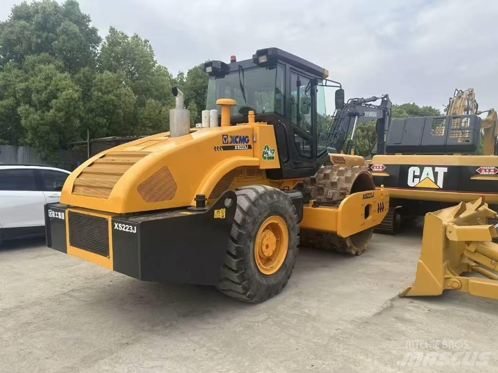 XCMG XS 223 J Single drum rollers