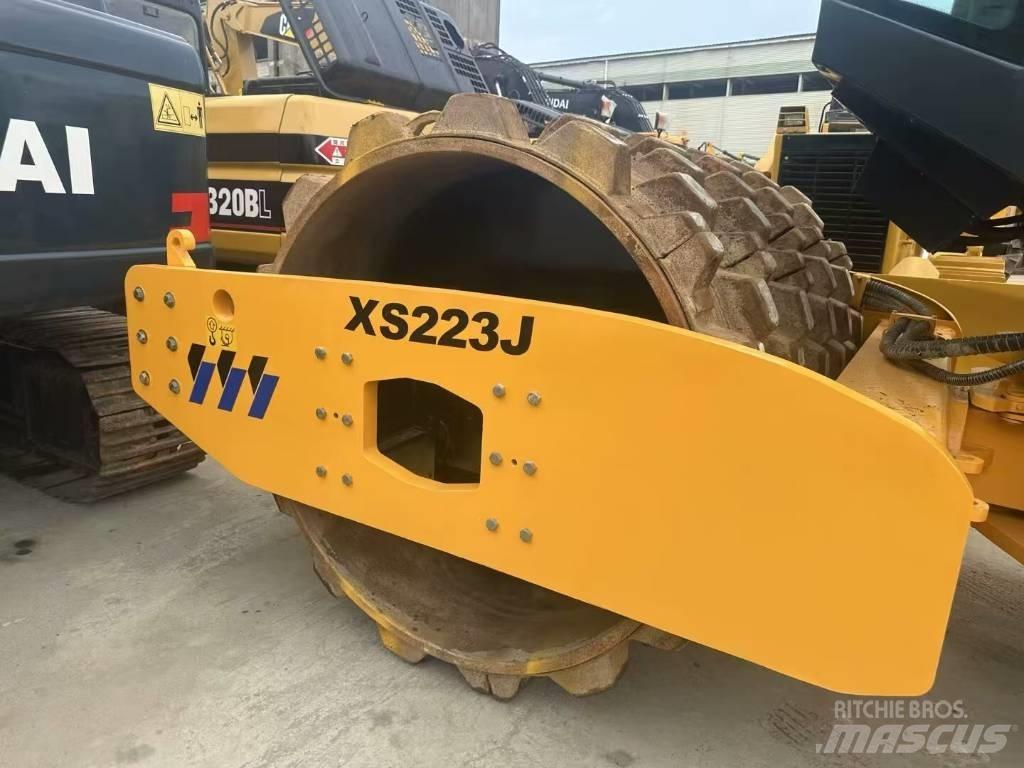 XCMG XS 223 J Single drum rollers