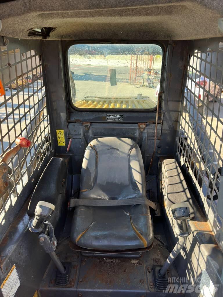 New Holland C 185 Skid Steer Loaders