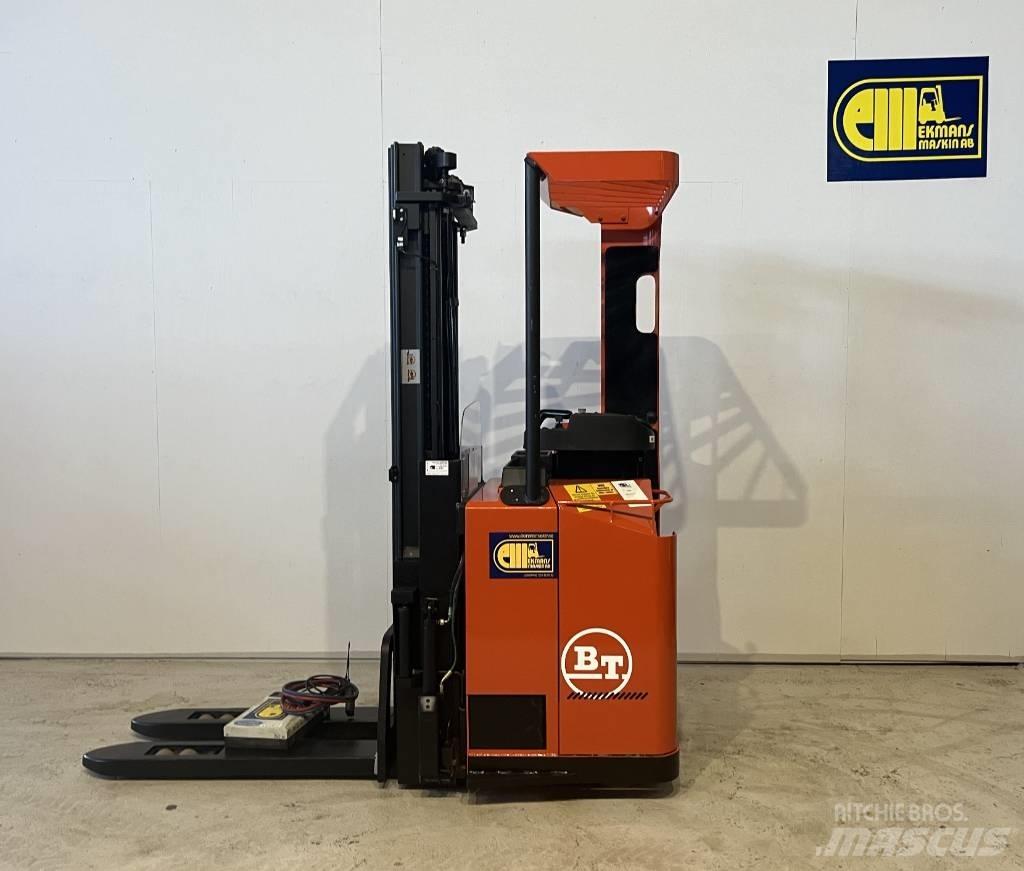 BT truck SSE 160 Self Propelled Stackers