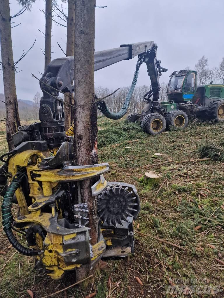 John Deere 1270 E Harvesters