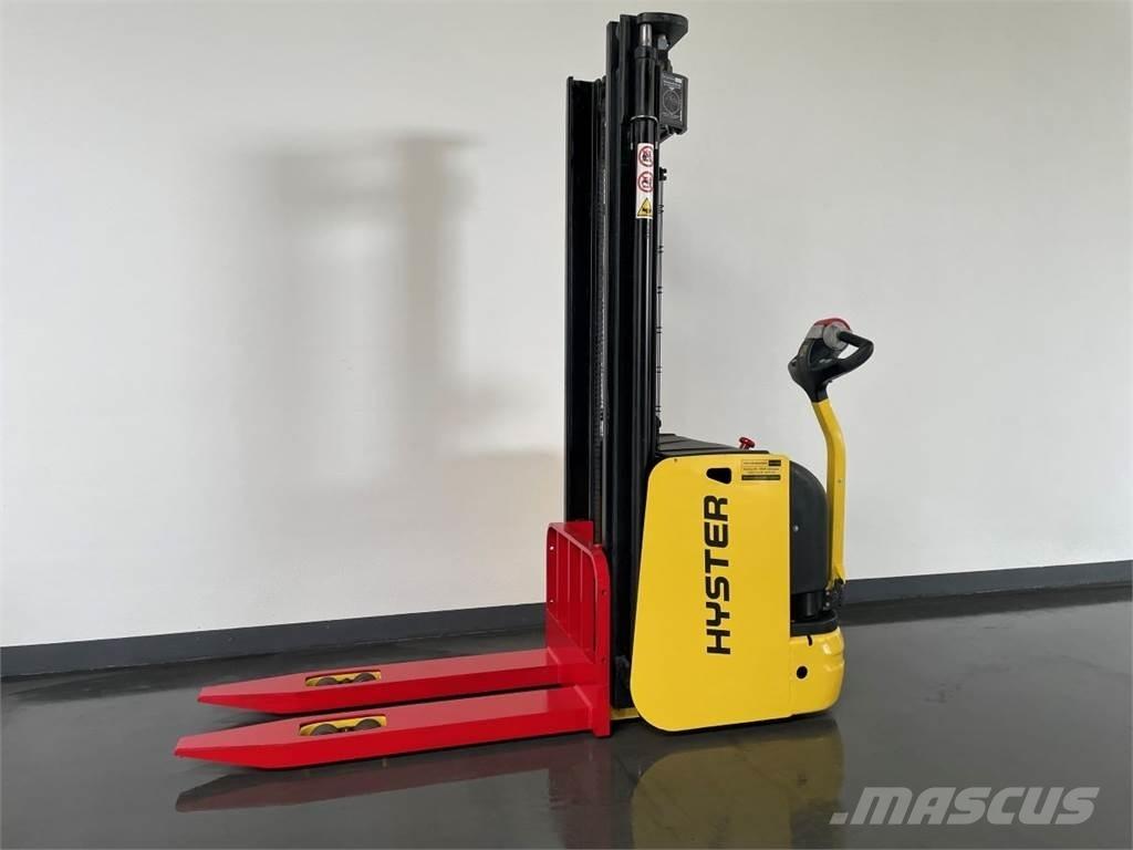 Hyster S1.6AC Self Propelled Stackers