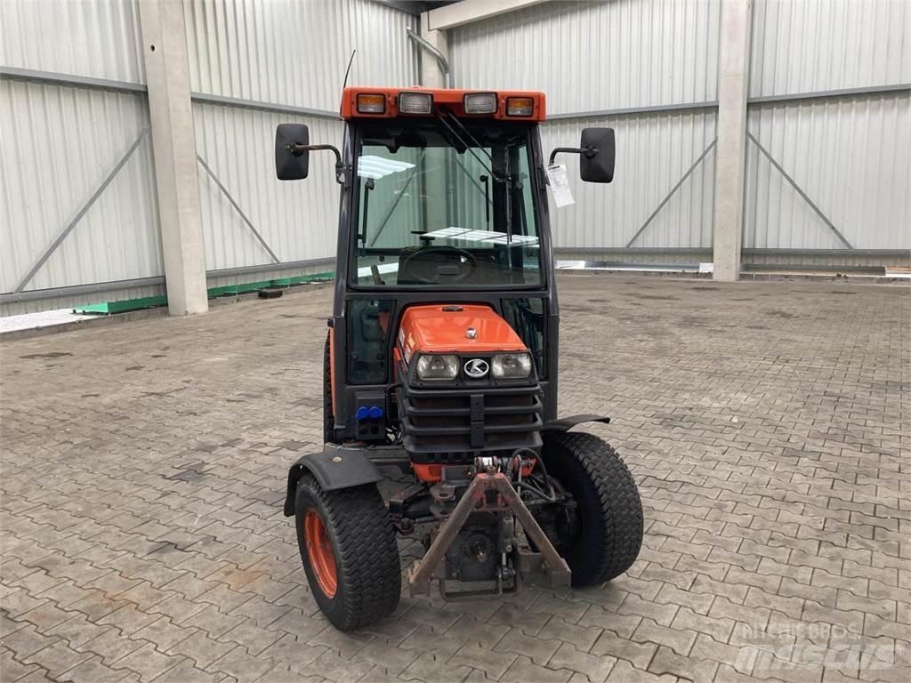 Kubota B2110 Compact tractors