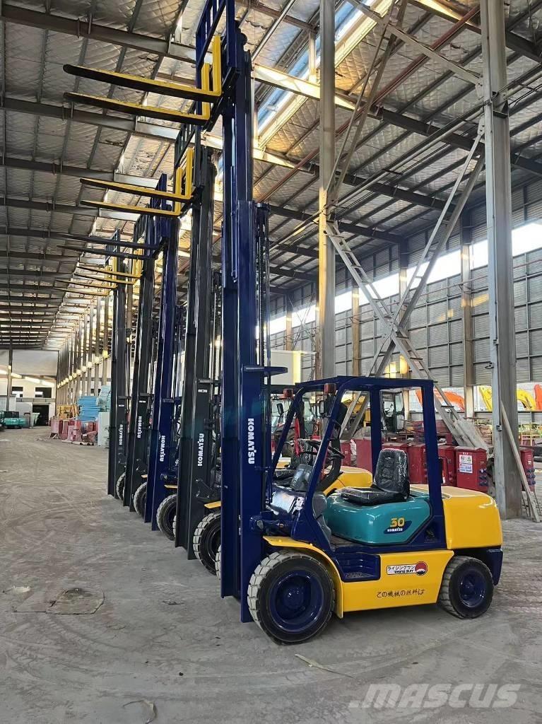 Komatsu FD 30 T-17 Diesel Forklifts