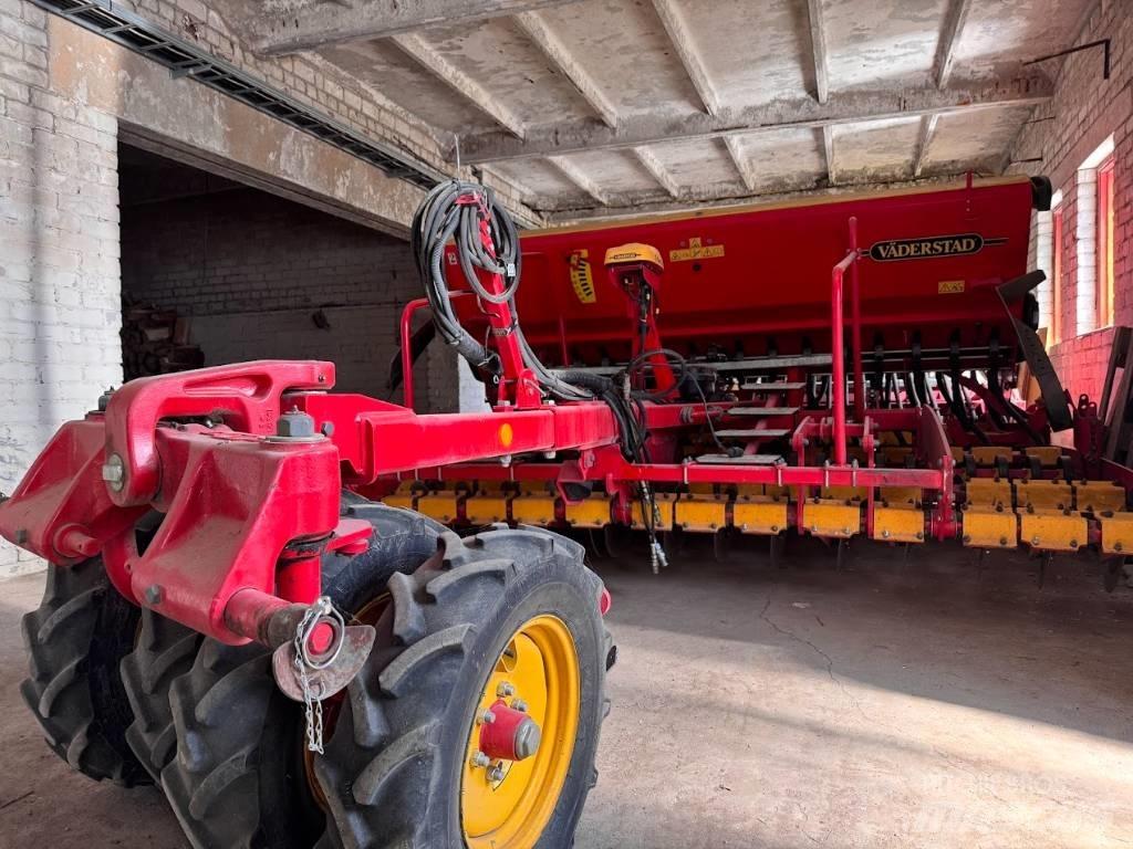 Väderstad Rapid400C Farm Drills