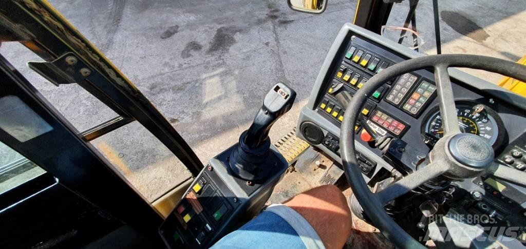 Demag AC 40-1 City Mobile and all terrain cranes