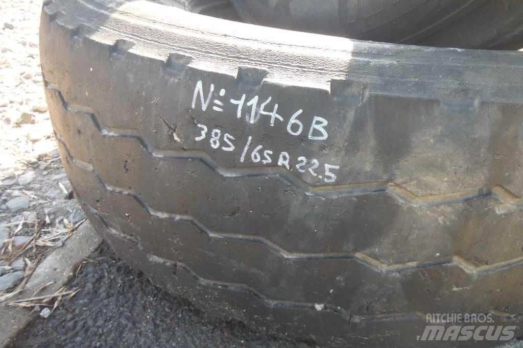 Michelin 385/65R22.5 Tires, wheels and rims