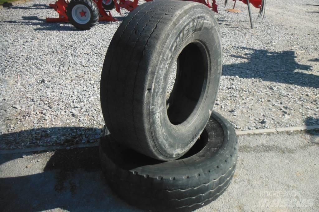Michelin 385/65R22.5 Tires, wheels and rims