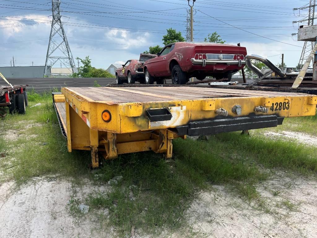 Fontaine 2 axle DD Lowboy trailer
