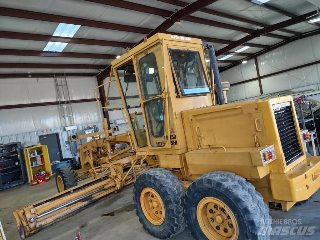 Mitsubishi MG 250 Motor Graders