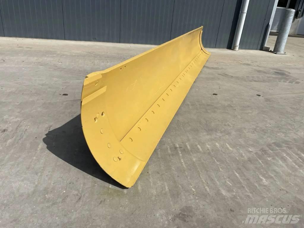 CAT 140G Moldboard Blades