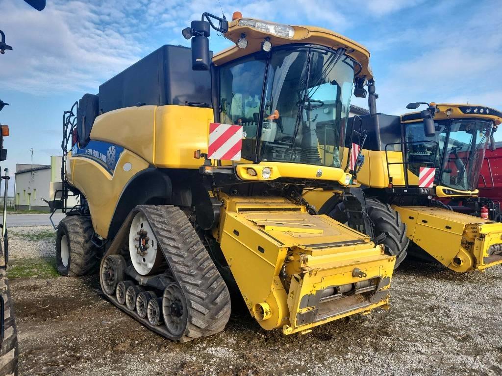 New Holland CR 9090 Combine Harvesters