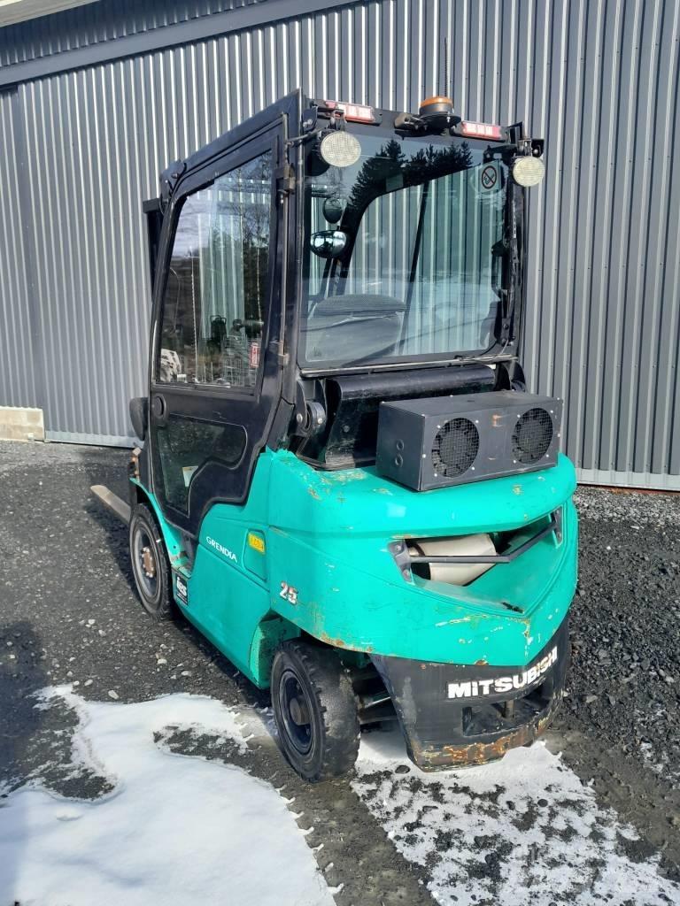 Mitsubishi FD 25 N Diesel Forklifts