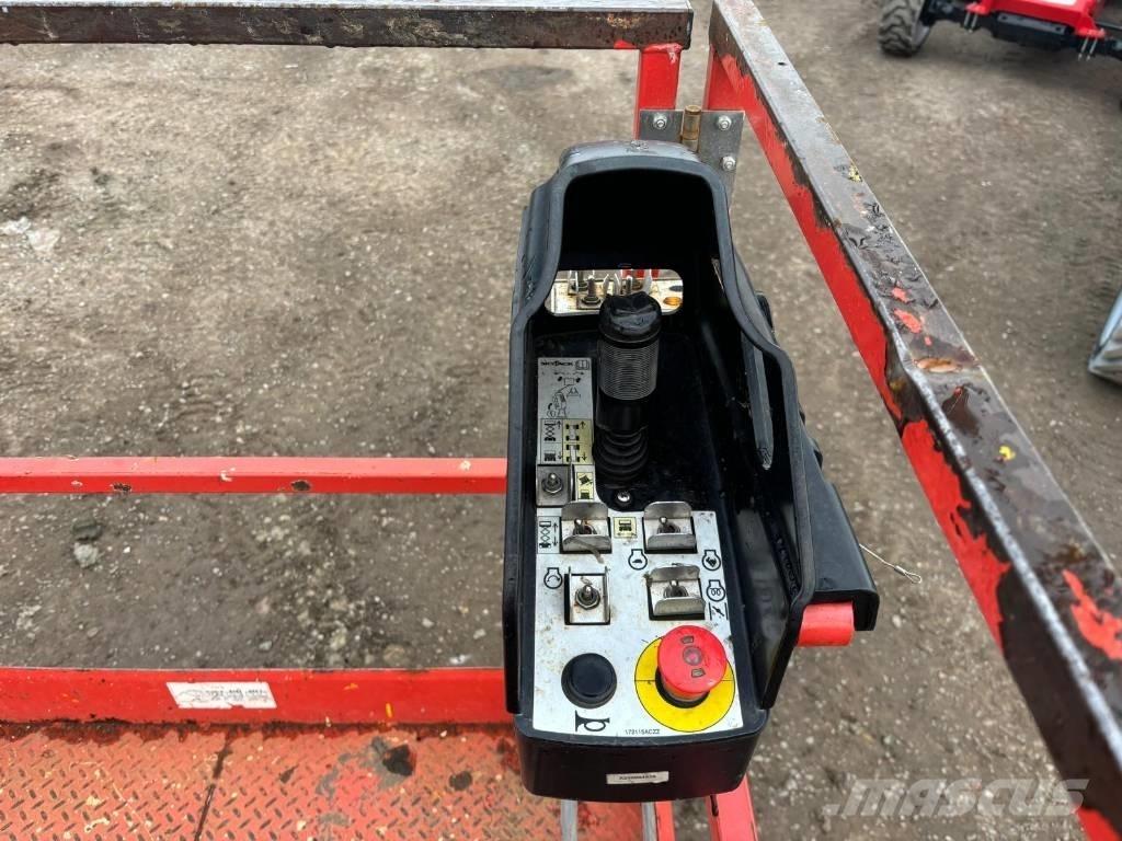 SkyJack SJ 6832 RT Scissor Lifts