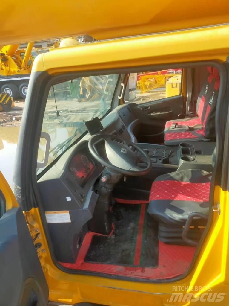 XCMG XCT 100 Mobile and all terrain cranes