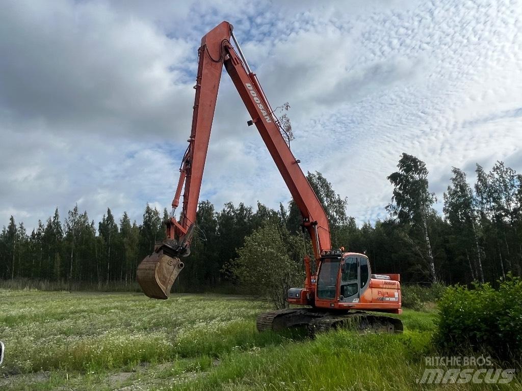 Doosan DX 225 LC Long / High Reach excavators
