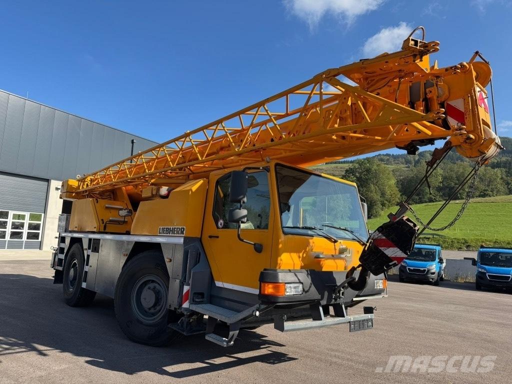 Liebherr LTM 1030-2 Mobile and all terrain cranes