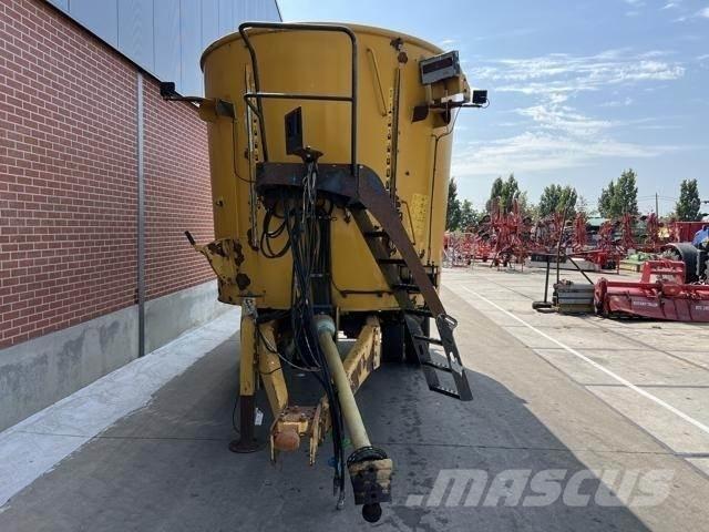  USA 850CF Mixer feeders