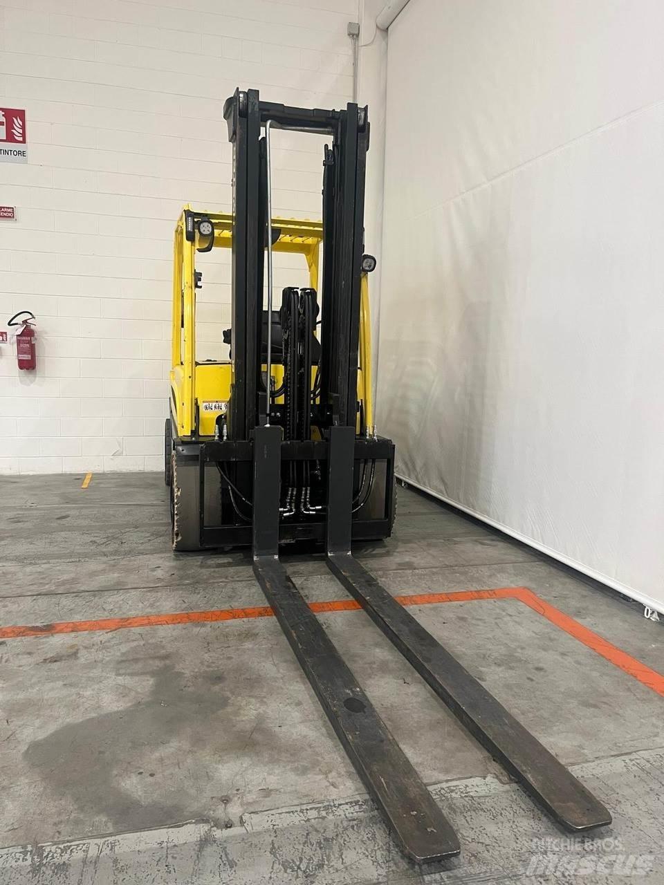 Hyster J5.5XN6 Electric Forklifts
