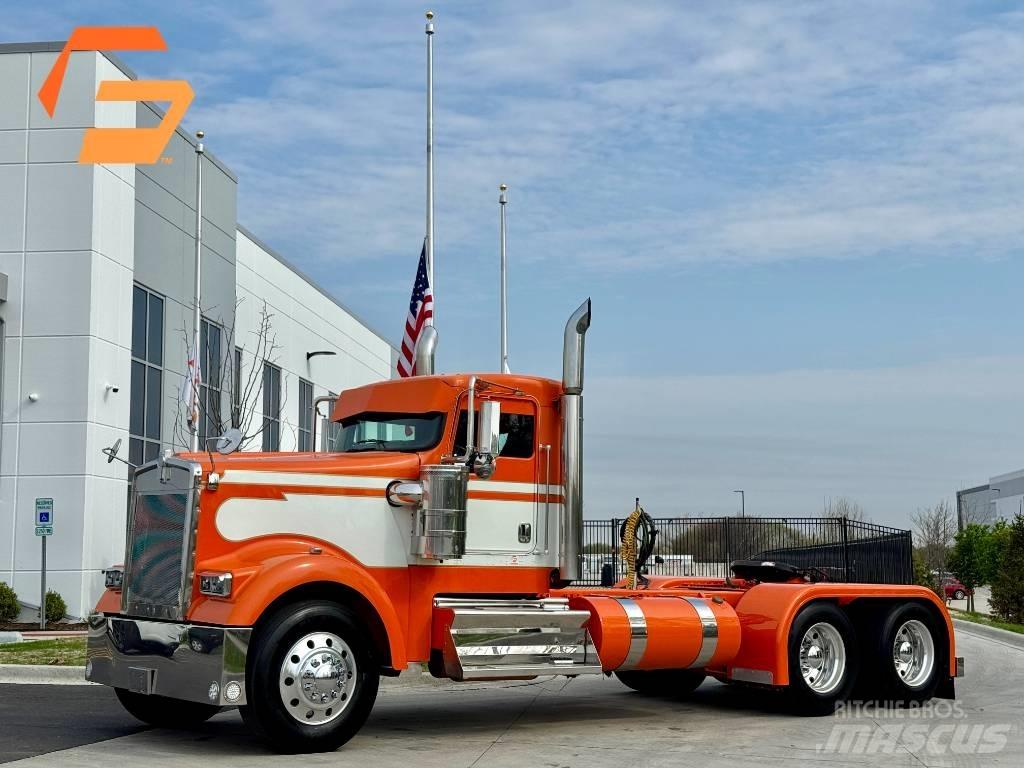 Kenworth W900 Conventional Trucks / Tractor Trucks