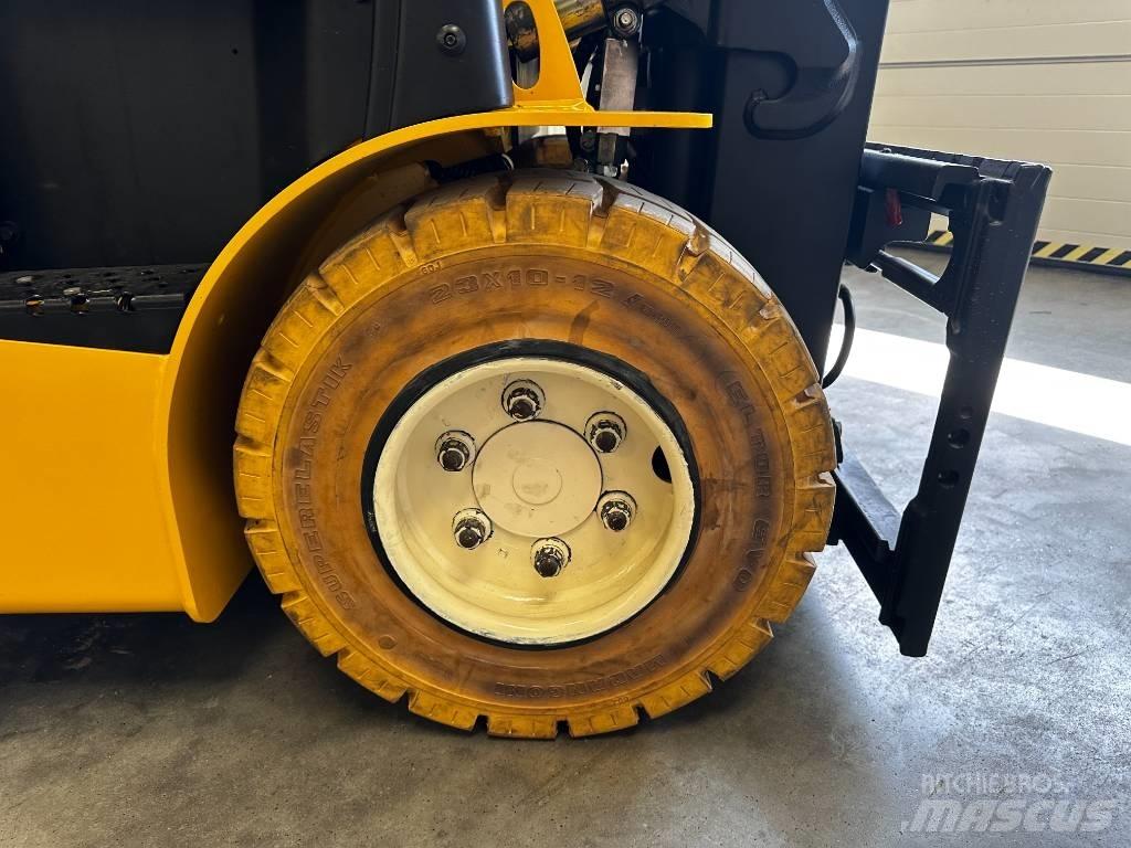 Yale ERP35VL Electric Forklifts